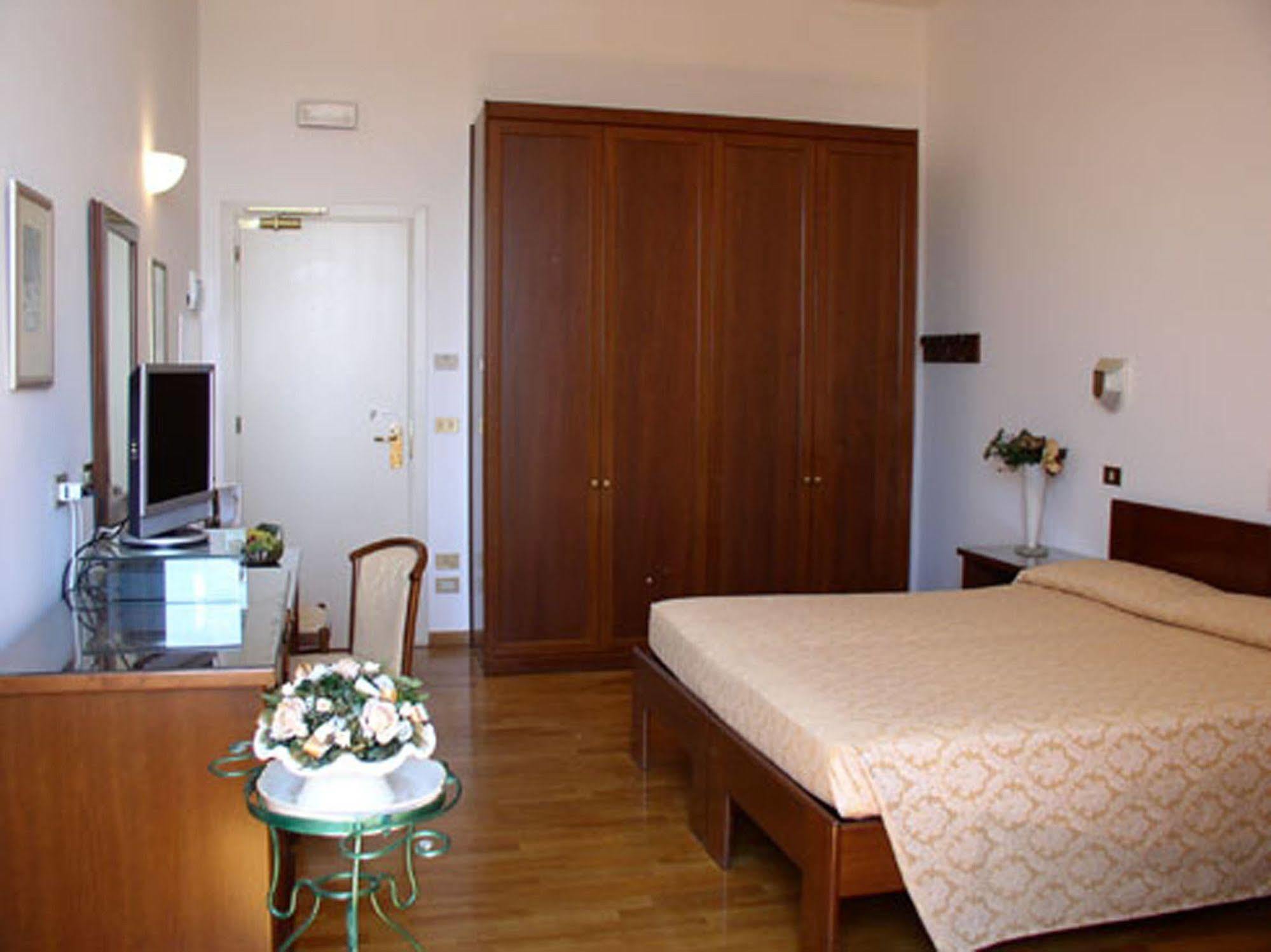 Hotel Bel Sit Senigallia Zewnętrze zdjęcie